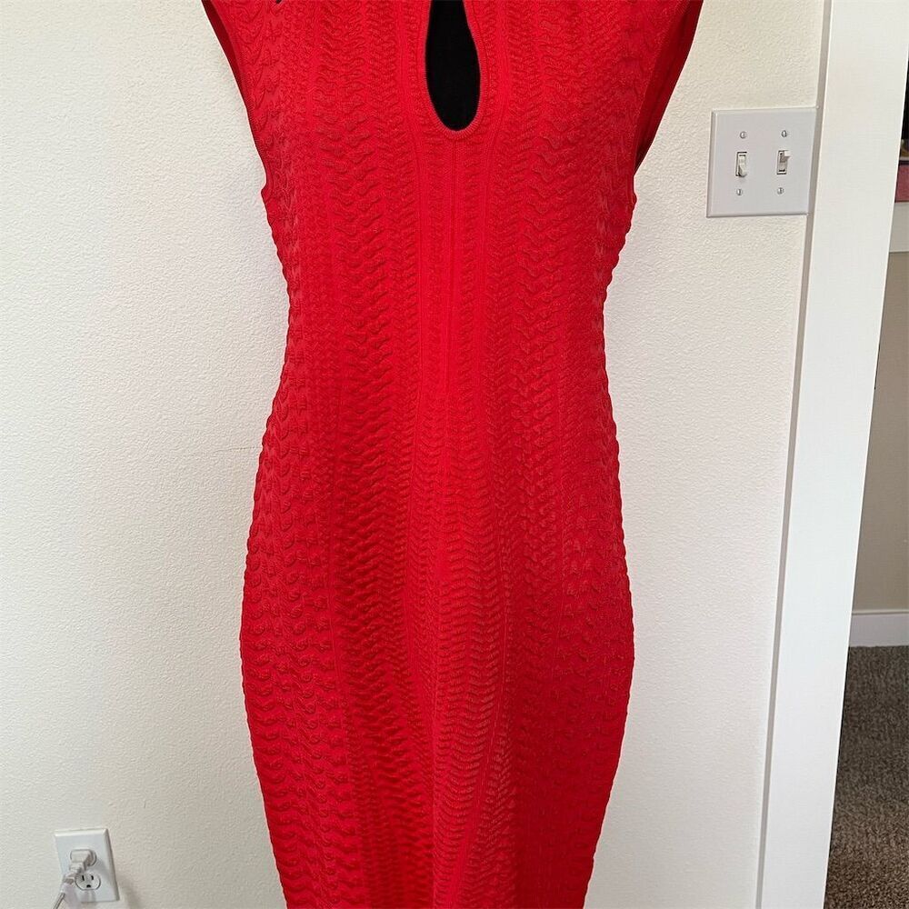 Bebe Women's XL Red Textured Keyhole Knit Dress Sleeveless Party​​